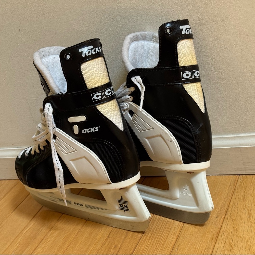 CCM Tacks Black and White Ice Skates Men’s 5